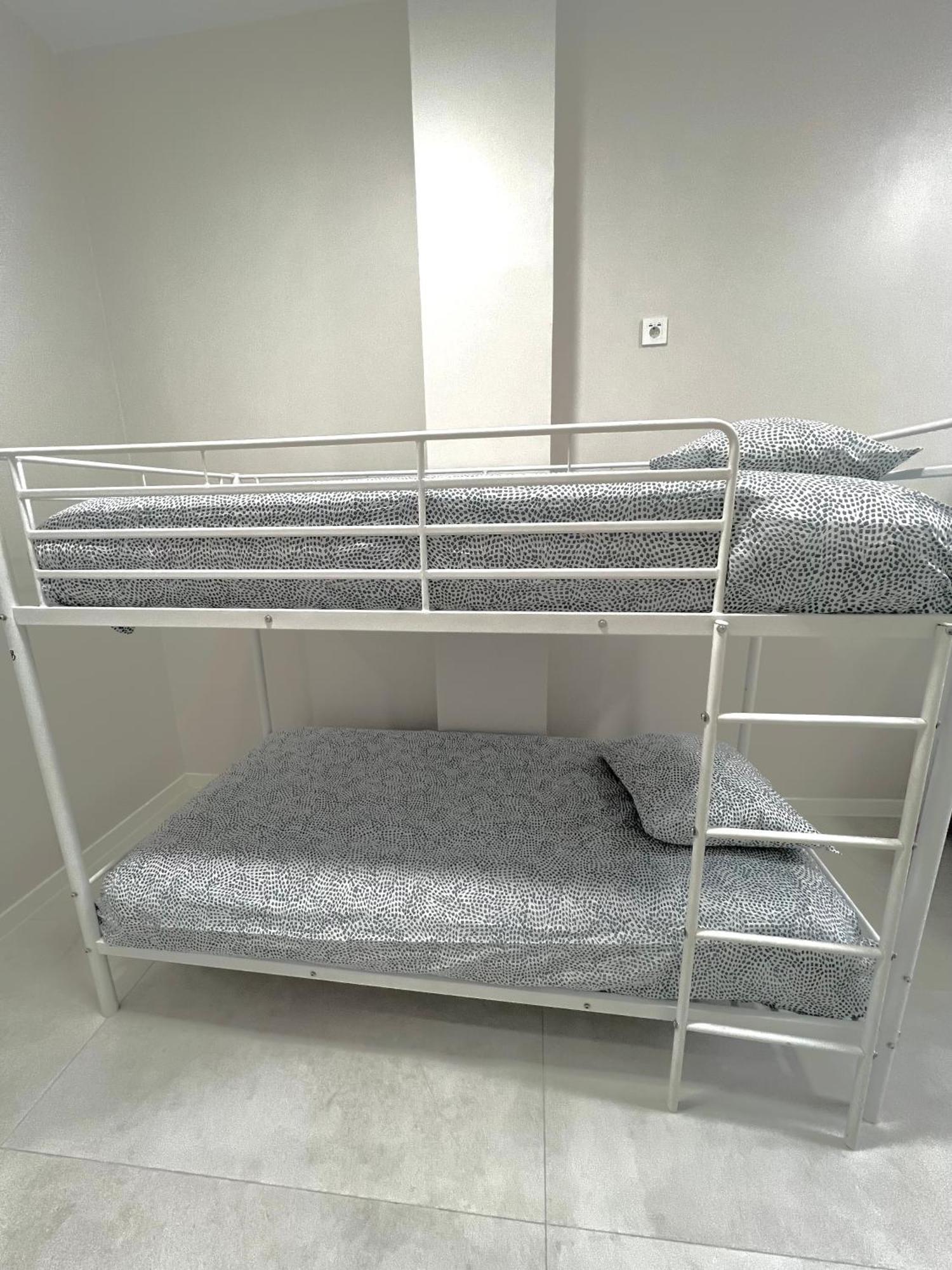 Hostel Oasis Madrid Ngoại thất bức ảnh